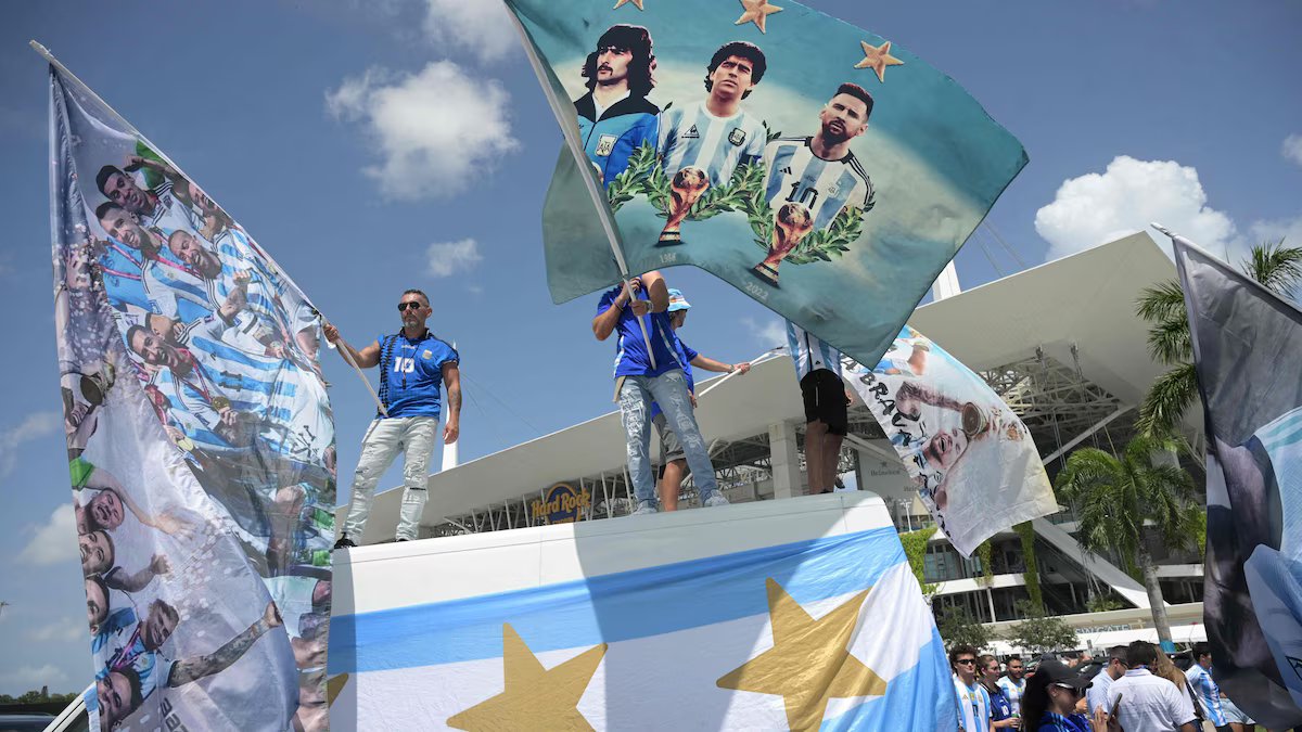 Festival de fãs gratuito, bares temáticos e anúncios de acomodação para fãs