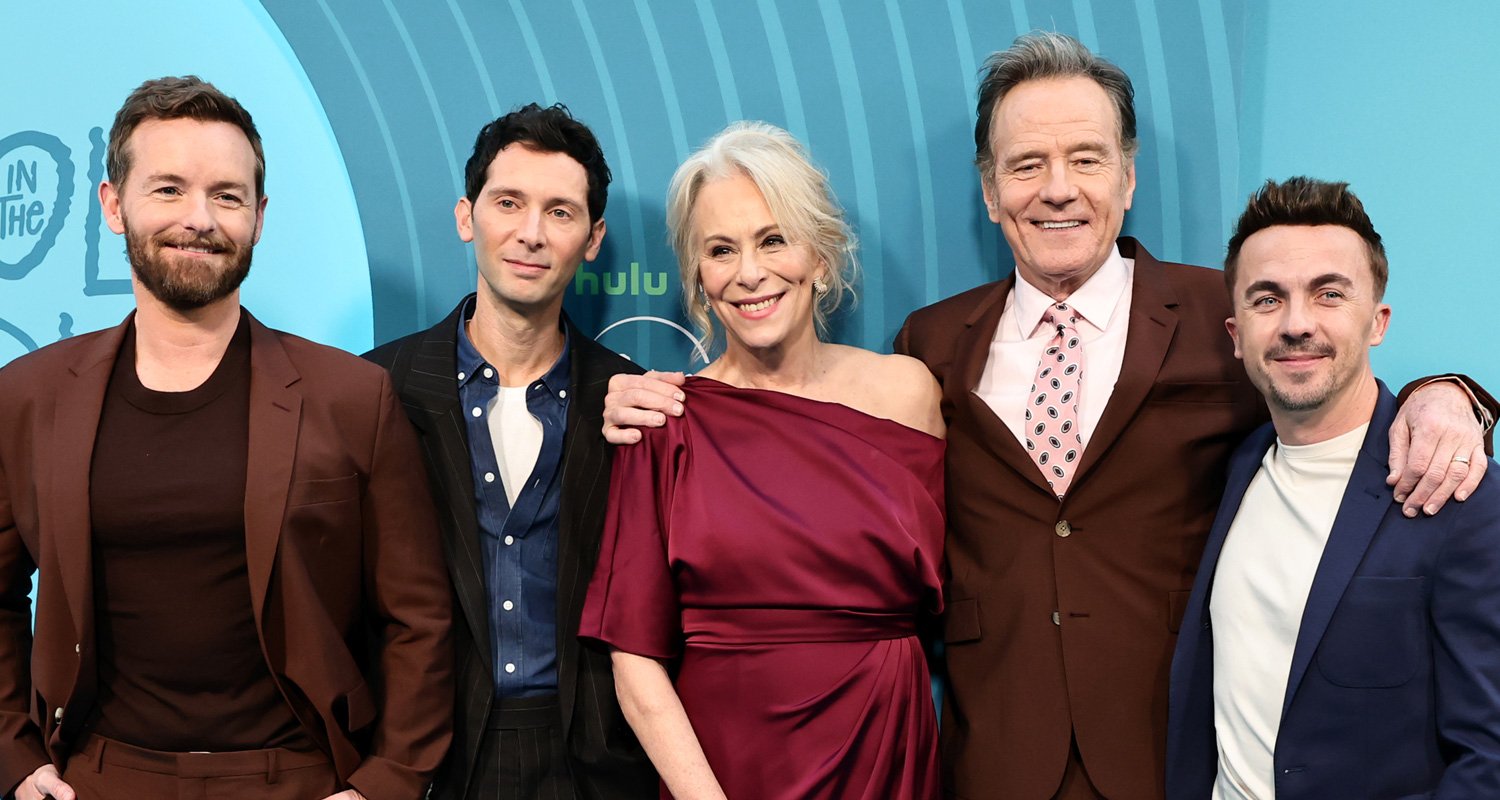 Frankie Muniz, Bryan Cranston e outros se reúnem para a estreia do revival de ‘Malcolm in the Middle’ em Nova York | Bryan Cranston, Caleb Ellsworth Clark, Christopher Masterson, Emy Coligado, Frankie Muniz, Jane Kaczmarek, Justin Berfield, Keeley Karsten, Kiana Madeira, Lovell Adams-Gray, Malcolm no meio, Paige Price, Vaughan Murrae, Yolanda Pecoraro | Notícias e fofocas sobre celebridades | Entretenimento, fotos e vídeos