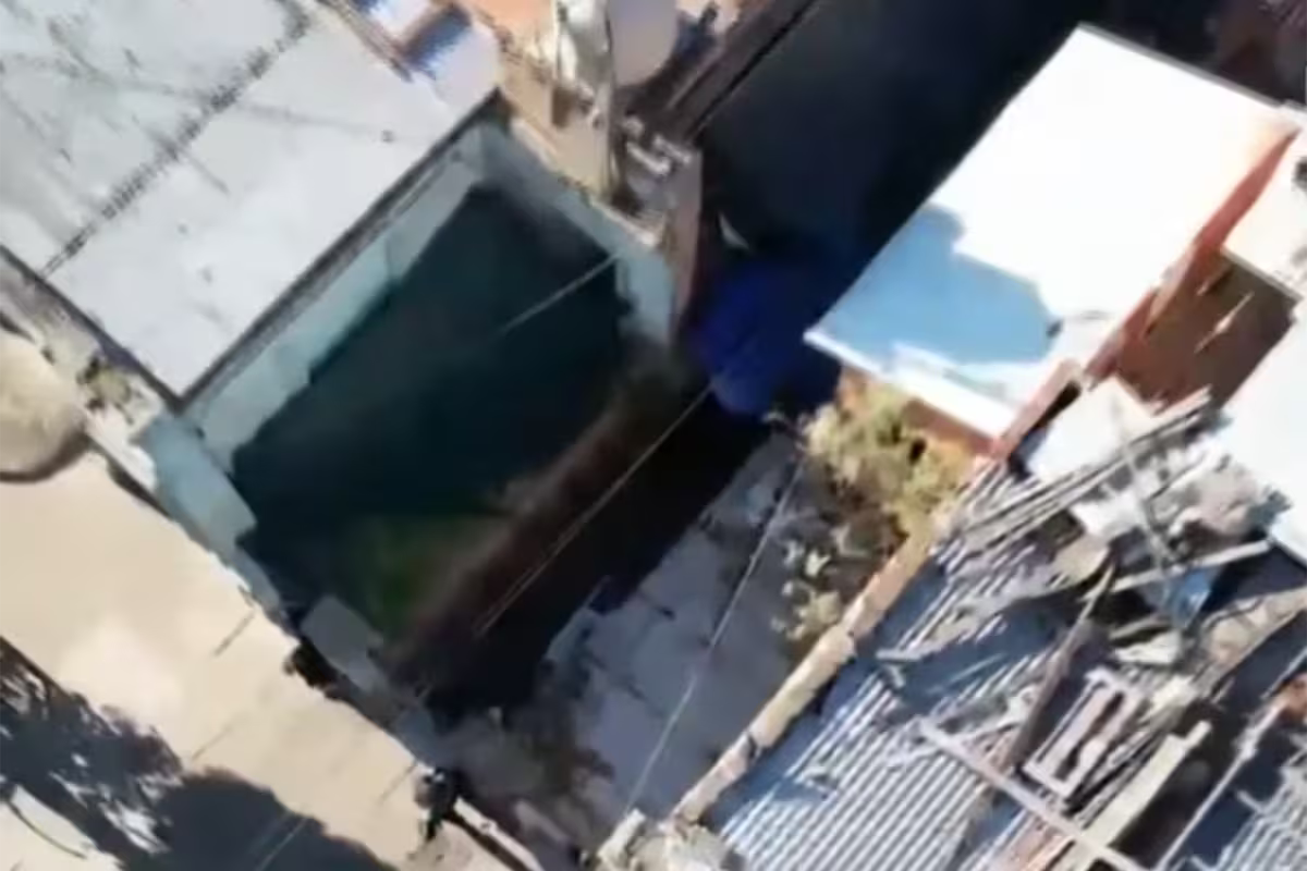 Governo de Buenos Aires despeja propriedade ocupada por mais de 100 pessoas em La Paternal