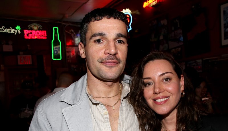 Grávida Aubrey Plaza apoia o parceiro Christopher Abbott na noite de abertura de ‘Death of a Salesman’ na Broadway | Aubrey Plaza Christopher Abbott celebridades grávidas | Notícias e fofocas sobre celebridades | Entretenimento, fotos e vídeos