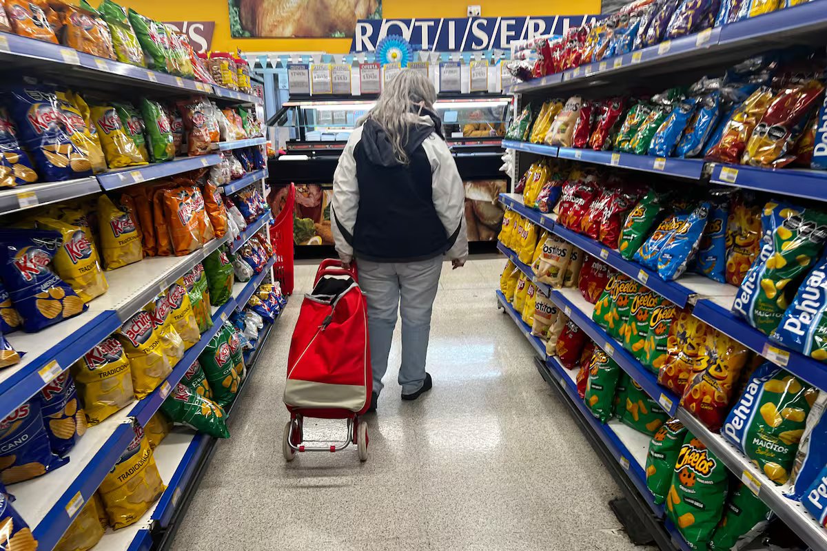 Inflação. os analistas esperam que seja mais baixo em abril, mas consideram difícil cair abaixo de 2% ao mês no curto prazo;