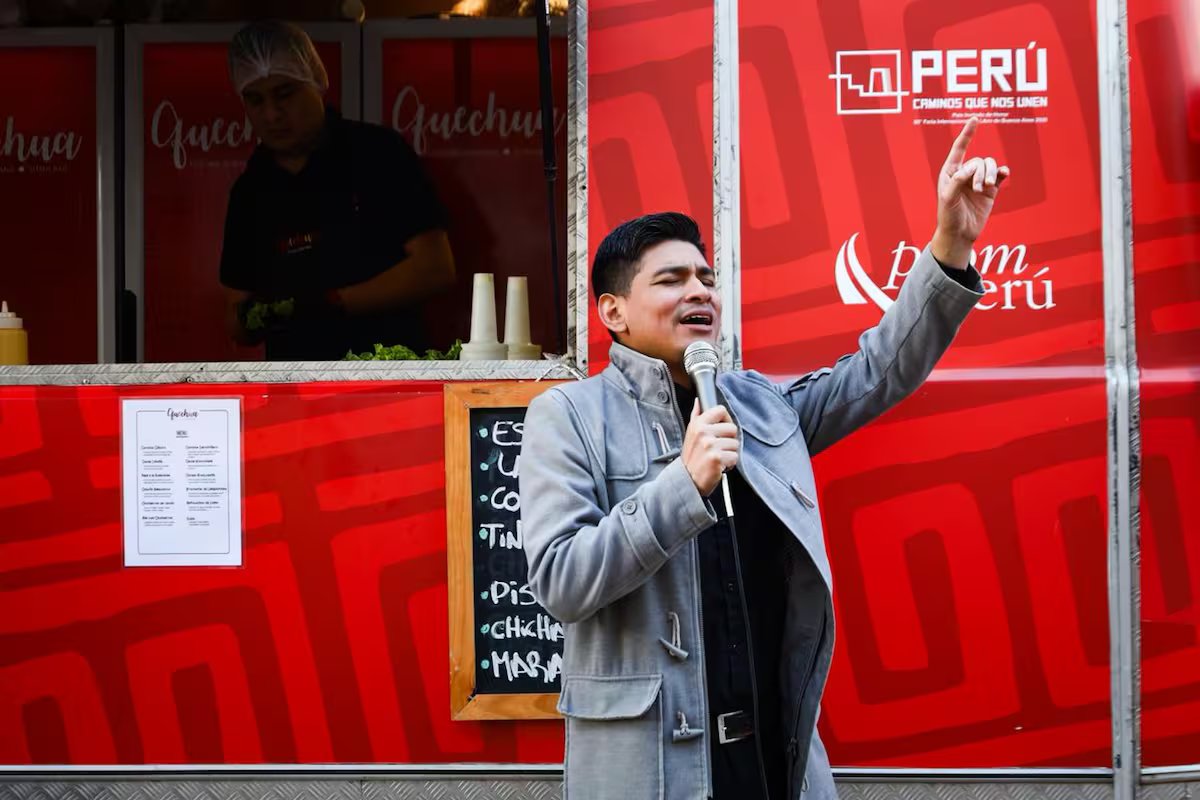 Ingressos, food trucks e muito mais. quanto custa passar o dia na Feira do Livro e adquirir um exemplar?