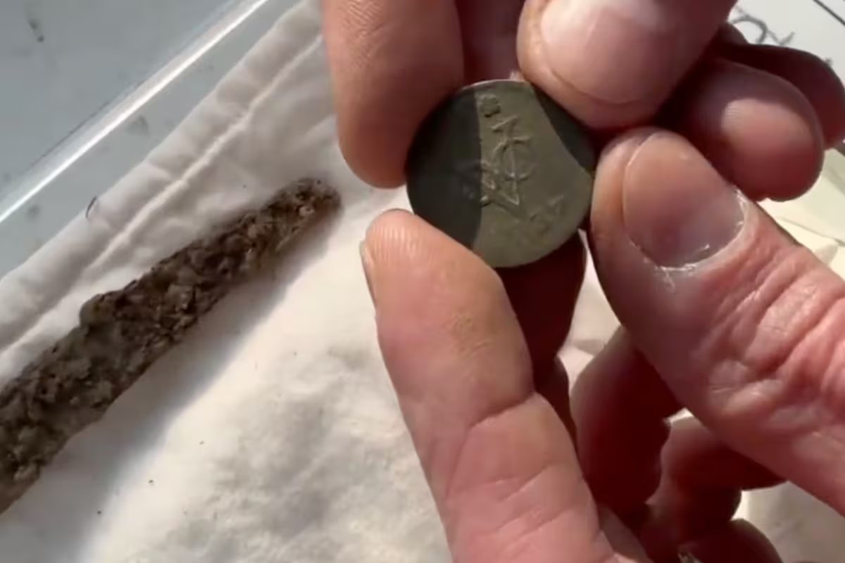 “Investigue antes de cavar.” Tesouros da Revolução Americana foram encontrados no local de uma antiga prisão