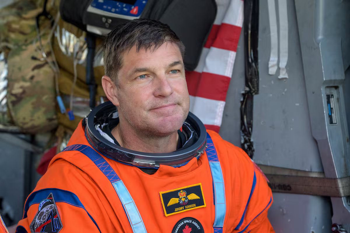 Jeremy Hansen, astronauta Artemis II, após retornar à Terra