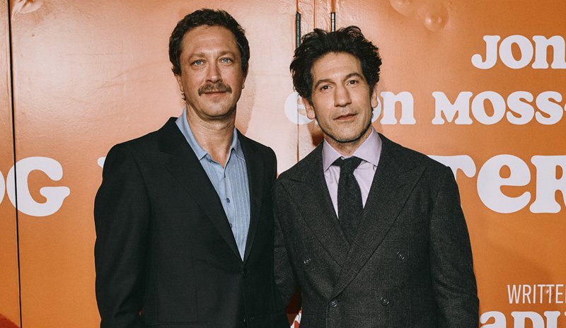Jon Bernthal e Ebon Moss-Bachrach comemoram a noite de estreia de ‘Dog Day Afternoon’ na Broadway em meio a vendas de grande sucesso | Broadway, Ebon Moss-Bachrach, Jessica Hecht, John Ortiz, Jon Bernthal | Notícias e fofocas sobre celebridades | Entretenimento, fotos e vídeos