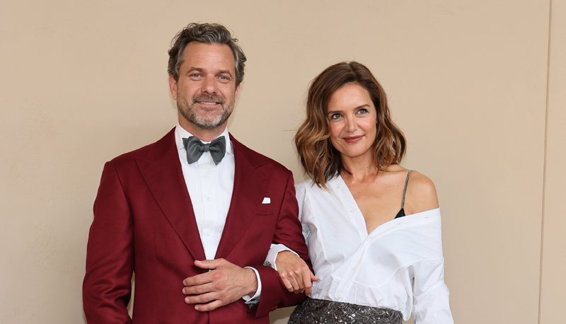 Katie Holmes e Joshua Jackson se reúnem no evento de exibição de gala de ‘Brunello’, tapete vermelho Link Arms | Allison Williams, Antoni Porowski, Brunello Cucinelli, Camille Rowe, Christie Brinkley, Dree Hemingway, Moda, Grace Gummer, Jay Ellis, Jeremiah Brent, Joshua Jackson, Kate Love, Martha Stewart, Naomi Watts, Oscar Isaac, Ryan Seacrest, Sailor Brinkley Cook, Sarah Catherine Hook, Shonda Rhimes | Notícias e fofocas sobre celebridades | Entretenimento, fotos e vídeos