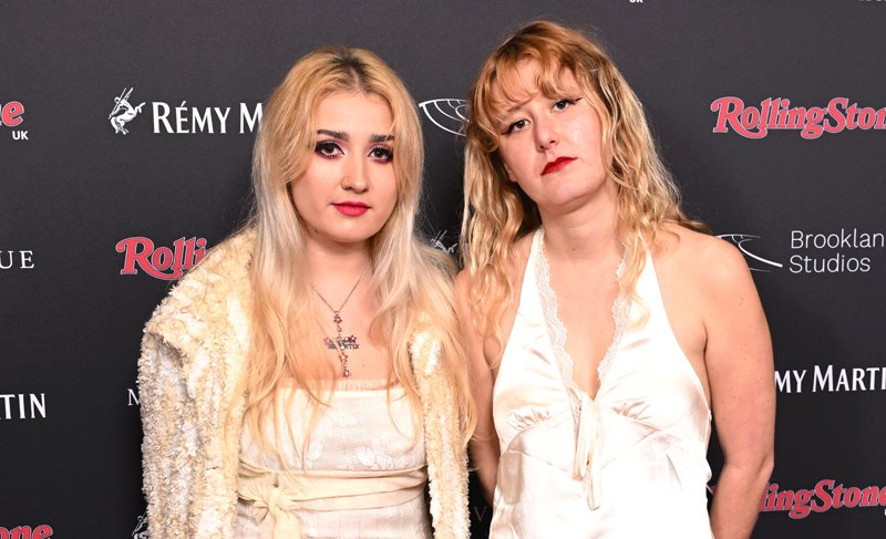 Lambrini Girls desiste do Coachella 2026 devido a lesão no pescoço e cérebro de Phoebe Lunny | Festival de Música Coachella 2026, Coachella, Lambrini Girls, Música, Phoebe Lunny | Notícias e fofocas sobre celebridades | Entretenimento, fotos e vídeos
