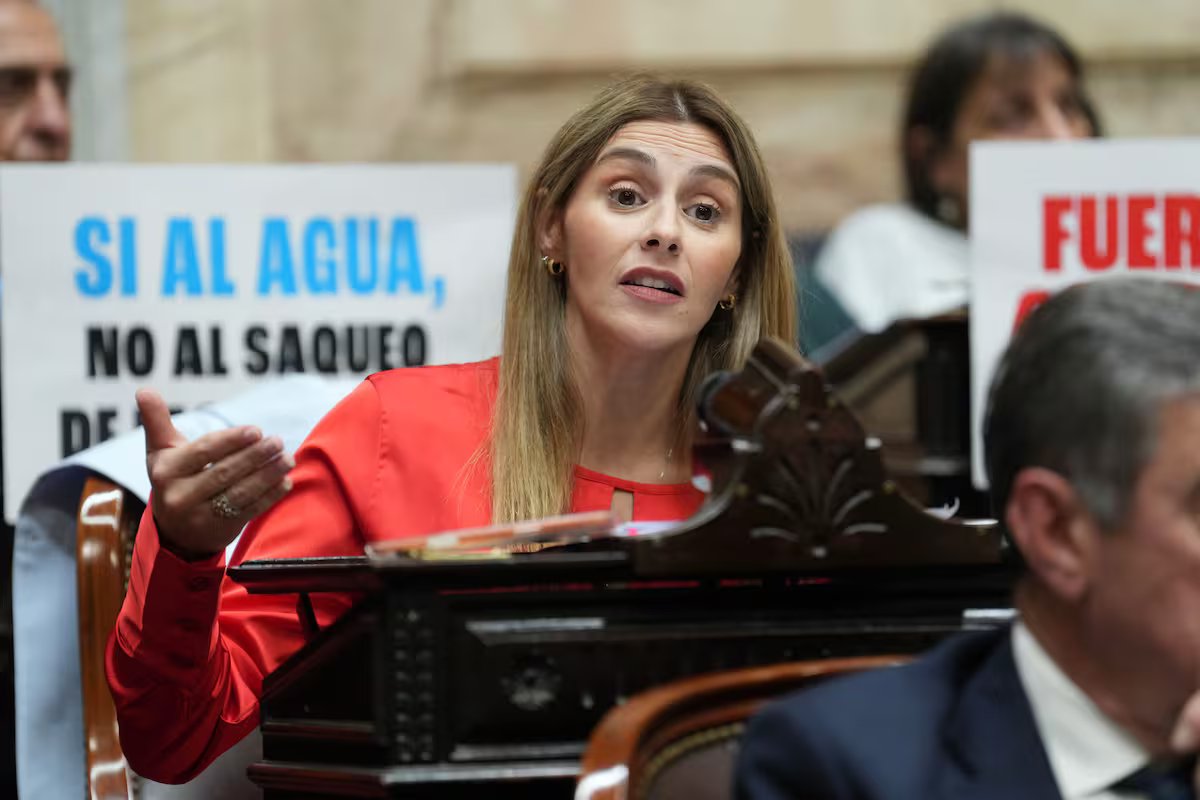 Marcela Pagano disse porque perdeu o briefing de Adorni na Câmara dos Deputados. “Show de mídia e vergonha” .