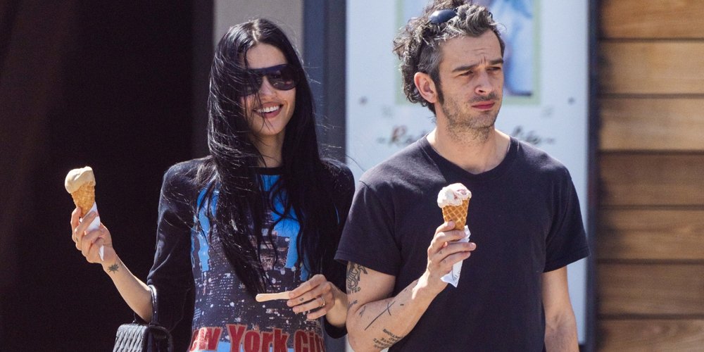 Matty Healy brinca com a namorada Gabbriette ao iniciar sua semana de aniversário em Los Angeles | Gabbriette, Gabbriette Bechtel, Matty Healy | Notícias e fofocas sobre celebridades | Entretenimento, fotos e vídeos