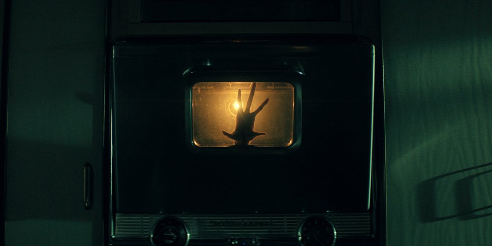 Netflix apresenta o primeiro olhar sobre a série sobrenatural “The Boroughs” dos Duffer Brothers | Alfre Woodard Alfred Molina Alice Kremelberg Bill Pullman Carlos Miranda Clarke Peters Denis O’Hare Geena Davis Jena Malone Netflix Seth Numrich TV The Boroughs Trailers | Notícias e fofocas sobre celebridades | Entretenimento, fotos e vídeos