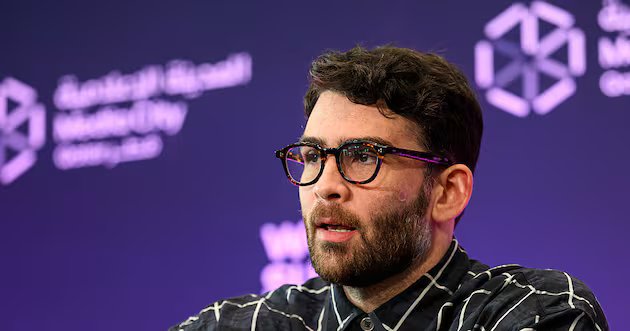 Nick Fuentes é canhoto? – Notícias Deseret