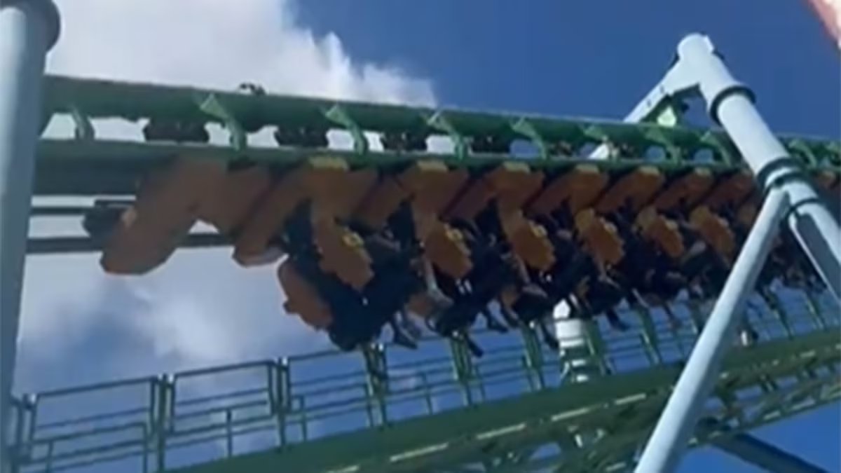 No Parque de la Costa, o rolo quebrou e dezenas de pessoas ficaram penduradas por 20 minutos.