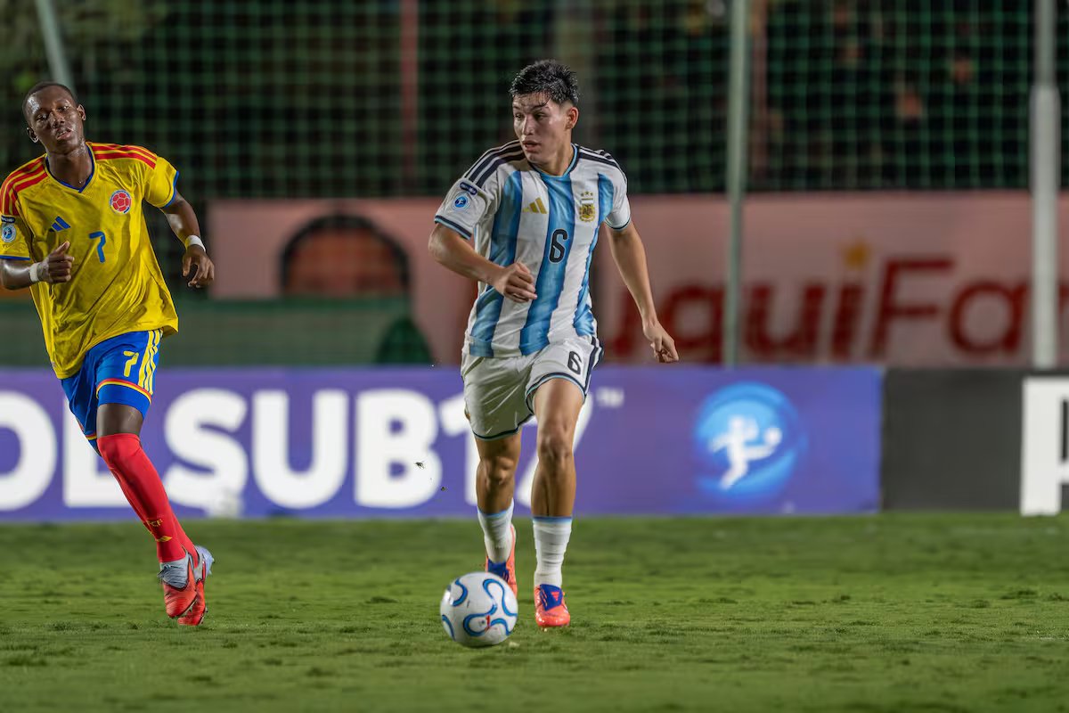 Nos Sub 17, a Colômbia foi derrotada e repetiu o comportamento condenável, com três expulsões.