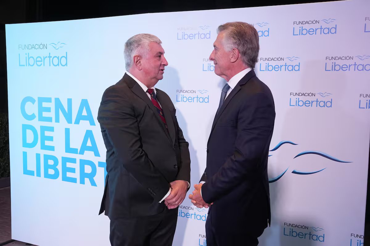 Numa atmosfera fria, Millais e Macri voltaram a partilhar a arena política seis meses depois, mas não se cumprimentaram.