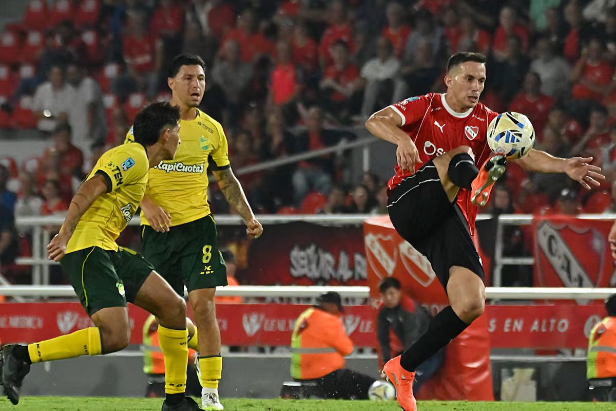 O “Independiente” tornou-se uma equipe otimista. eles venceram o Defensa y Justicia por 3 a 1 e estão mirando cada vez mais alto.