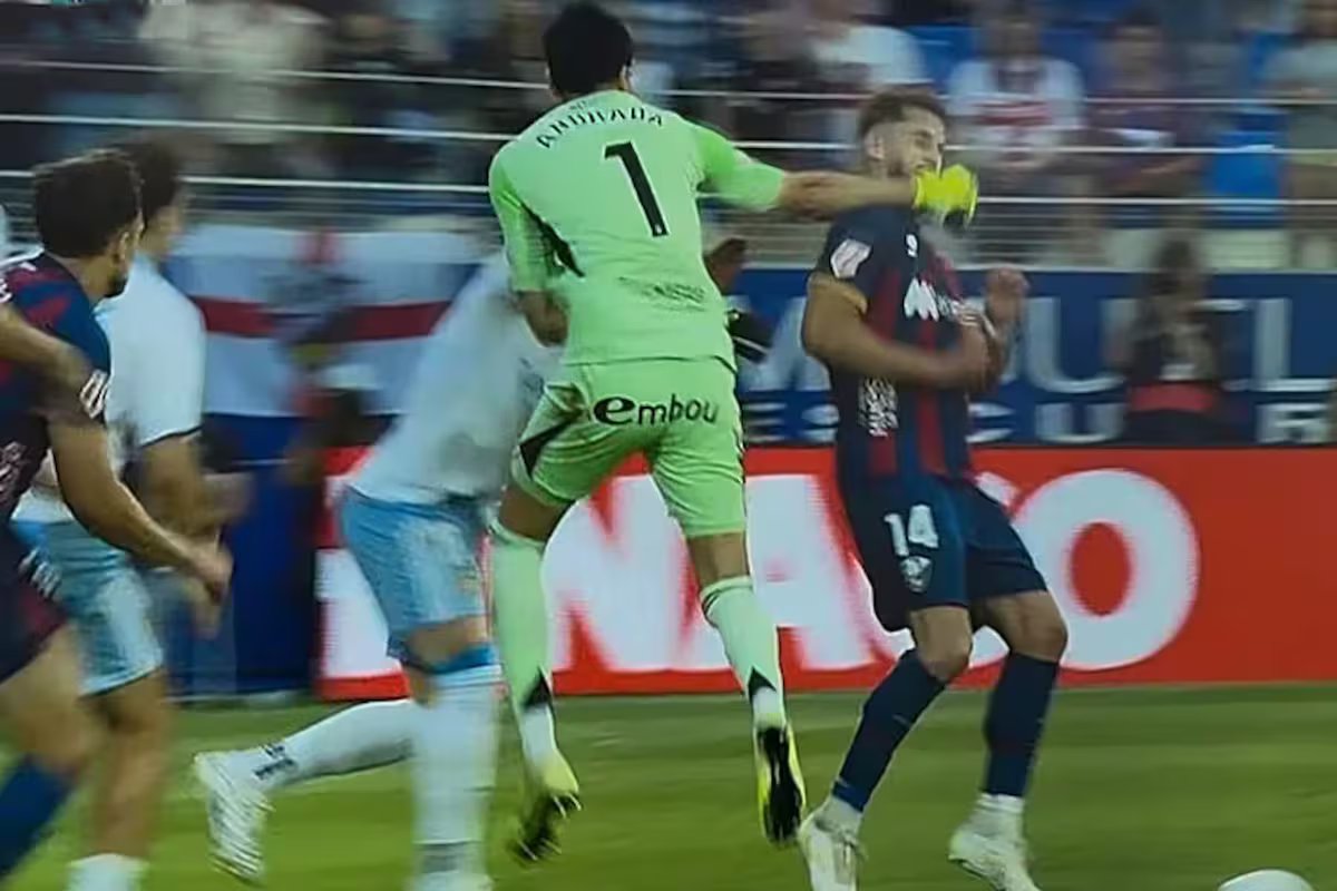 O ataque brutal de Esteban Andrada a um rival da segunda divisão