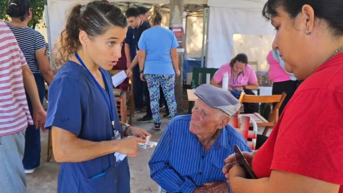 O campeão olímpico, que é médico, viajou ao Chaco para ajudar nos hospitais locais