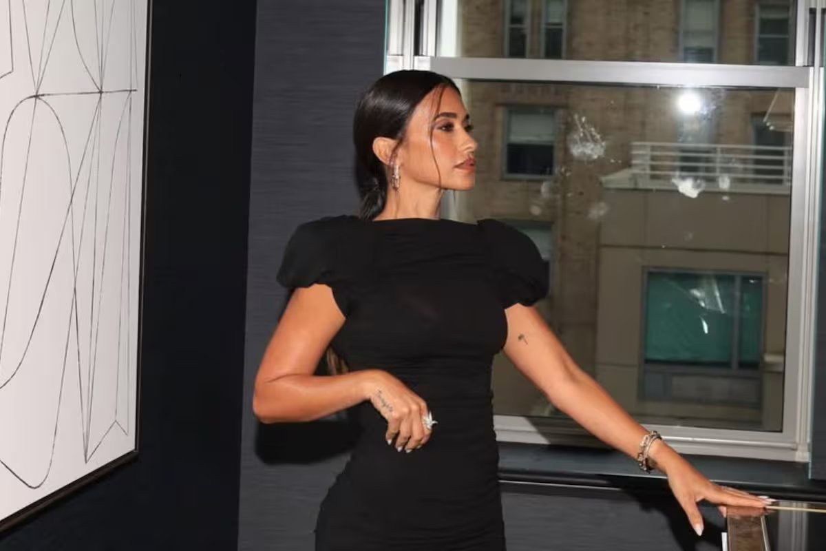 O deslumbrante macacão preto e minissaia que define tendência de Antonela Roccuzzo