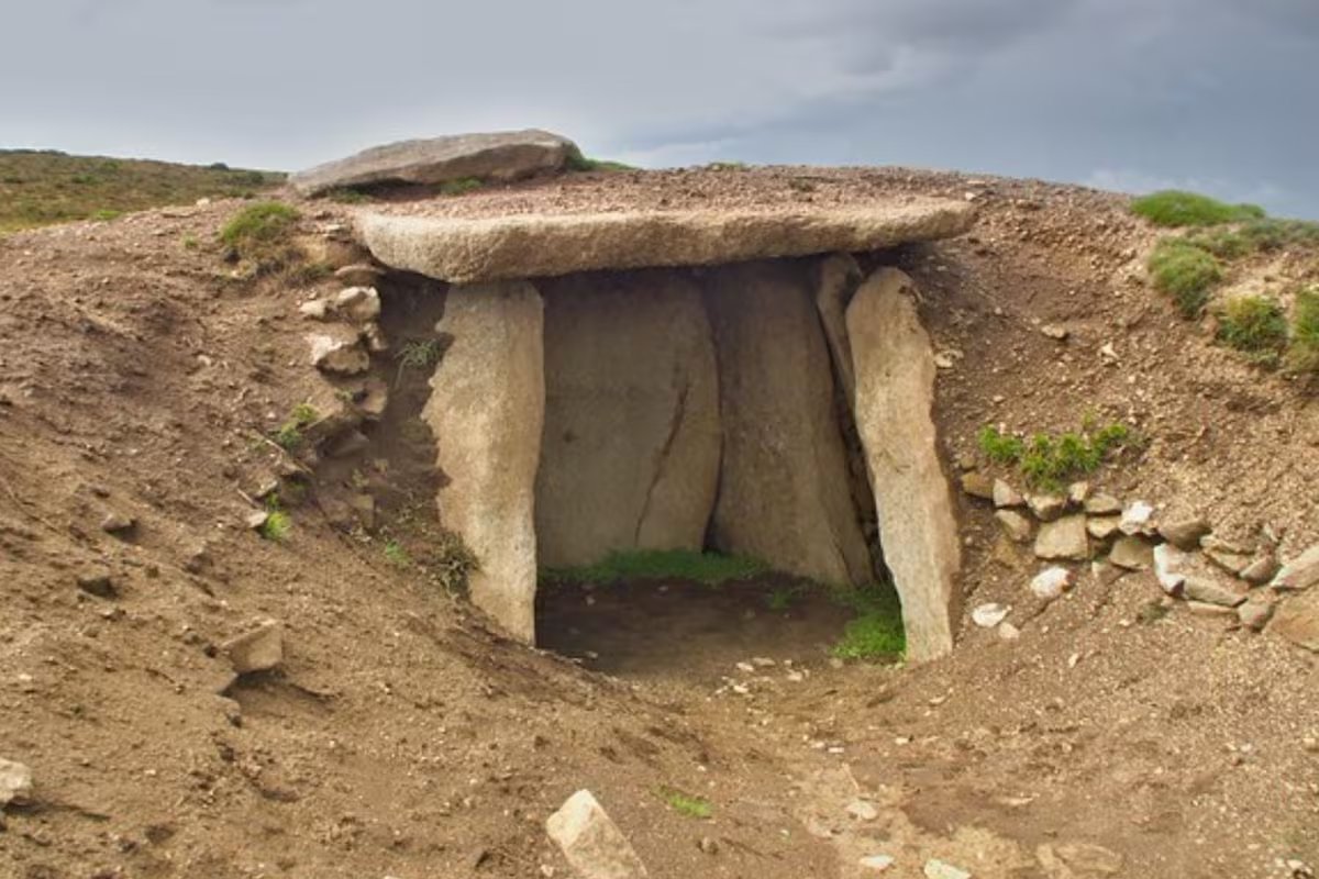 O enigma dos montes perdidos. hipóteses dos arqueólogos sobre edifícios megalíticos