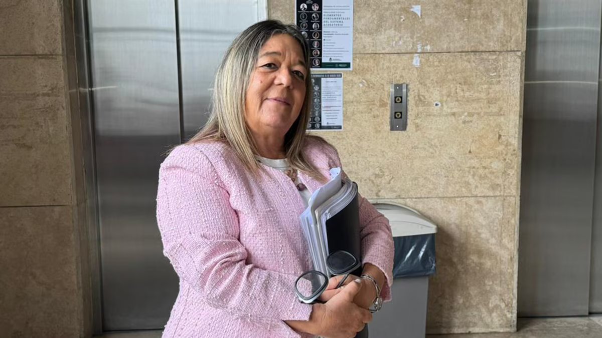 O escrivão de Adorni chegou ao tribunal do Comodoro Pi para depor como testemunha
