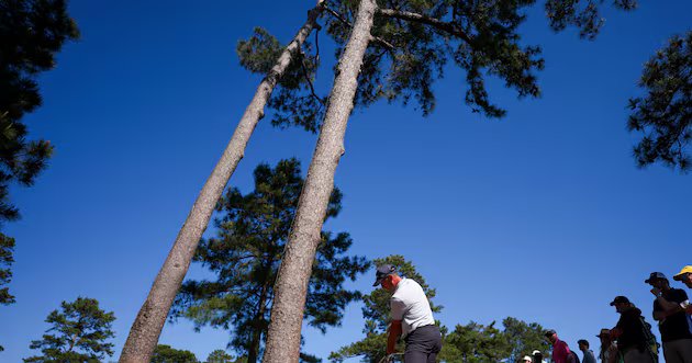 O ex-jogador de golfe da BYU Mike Weir luta na primeira rodada do Masters – Deseret News