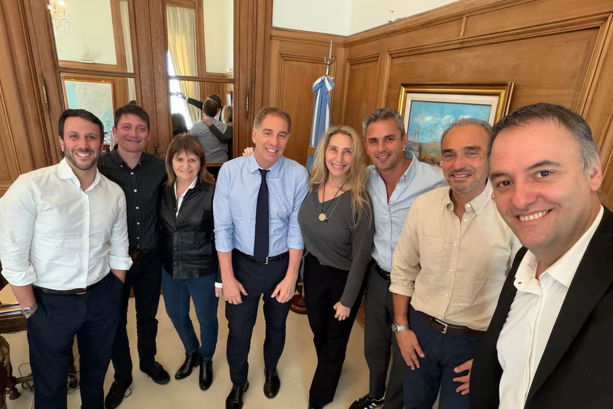 O governo inclui uma lista limpa de reformas políticas para superar a resistência da oposição ao cancelamento da PASO.