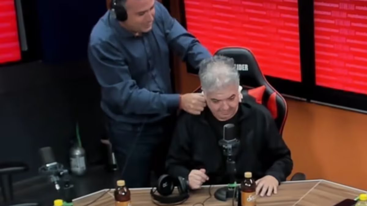 O líder que limpou o pescoço de Chiki Tapia explicou porque fez isso e recriou o momento