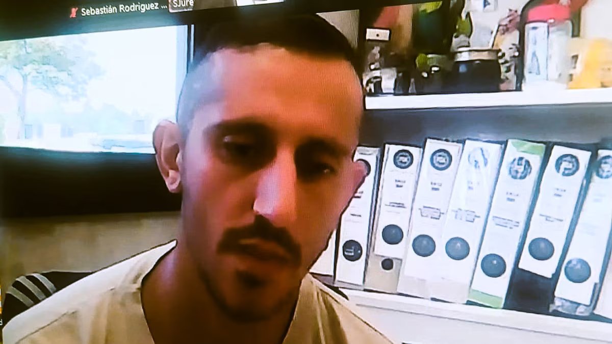 O pedido de desculpas do jogador de futebol que disse a palavra bomba no avião