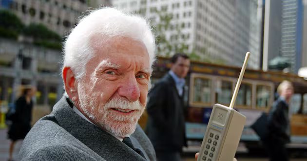 O primeiro telefone celular foi lançado em 1973. Veja onde estamos hoje – Deseret News