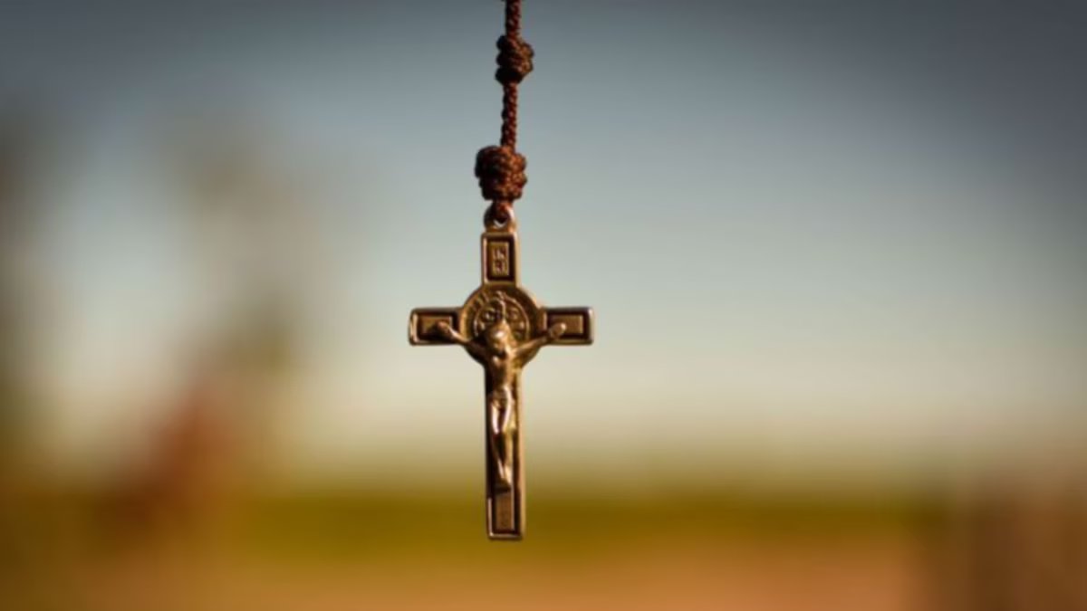 O que é comemorado em cada dia da Semana Santa? Do Domingo de Ramos à Sexta-Feira Santa. c: