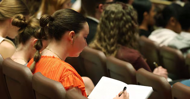 O que há em um nome? Uma identidade eterna