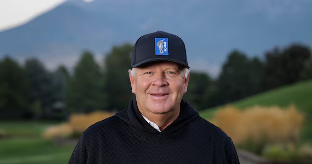 O técnico de golfe da BYU, Bruce Brockbank, se aposenta – Deseret News