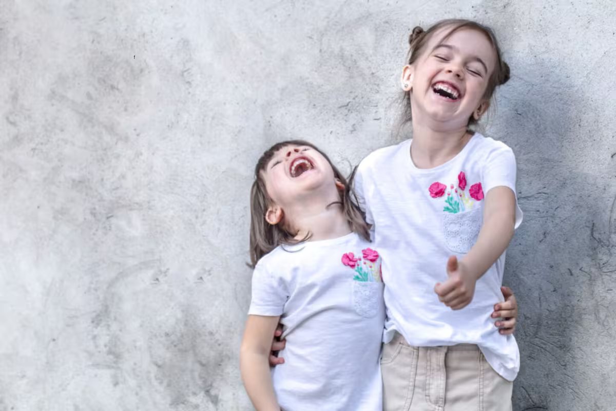 O ‘treinamento’ invisível – habilidades sociais que as crianças desenvolvem cuidando de seus irmãos