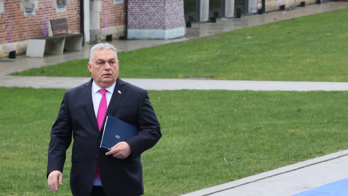 Orbán é acusado de organizar uma operação de “bandeira” falsa para sabotar o gasoduto.