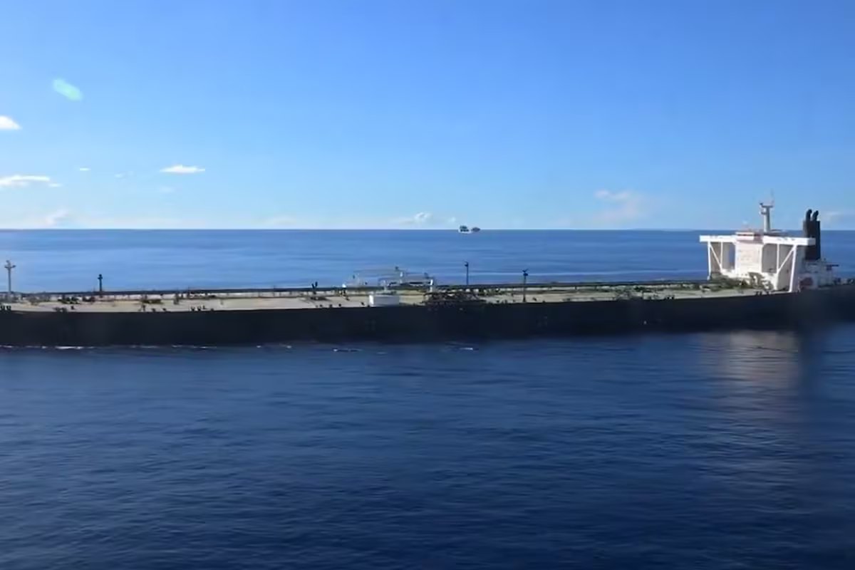 Os EUA apreenderam outro navio de carga que transportava petróleo iraniano no Oceano Índico