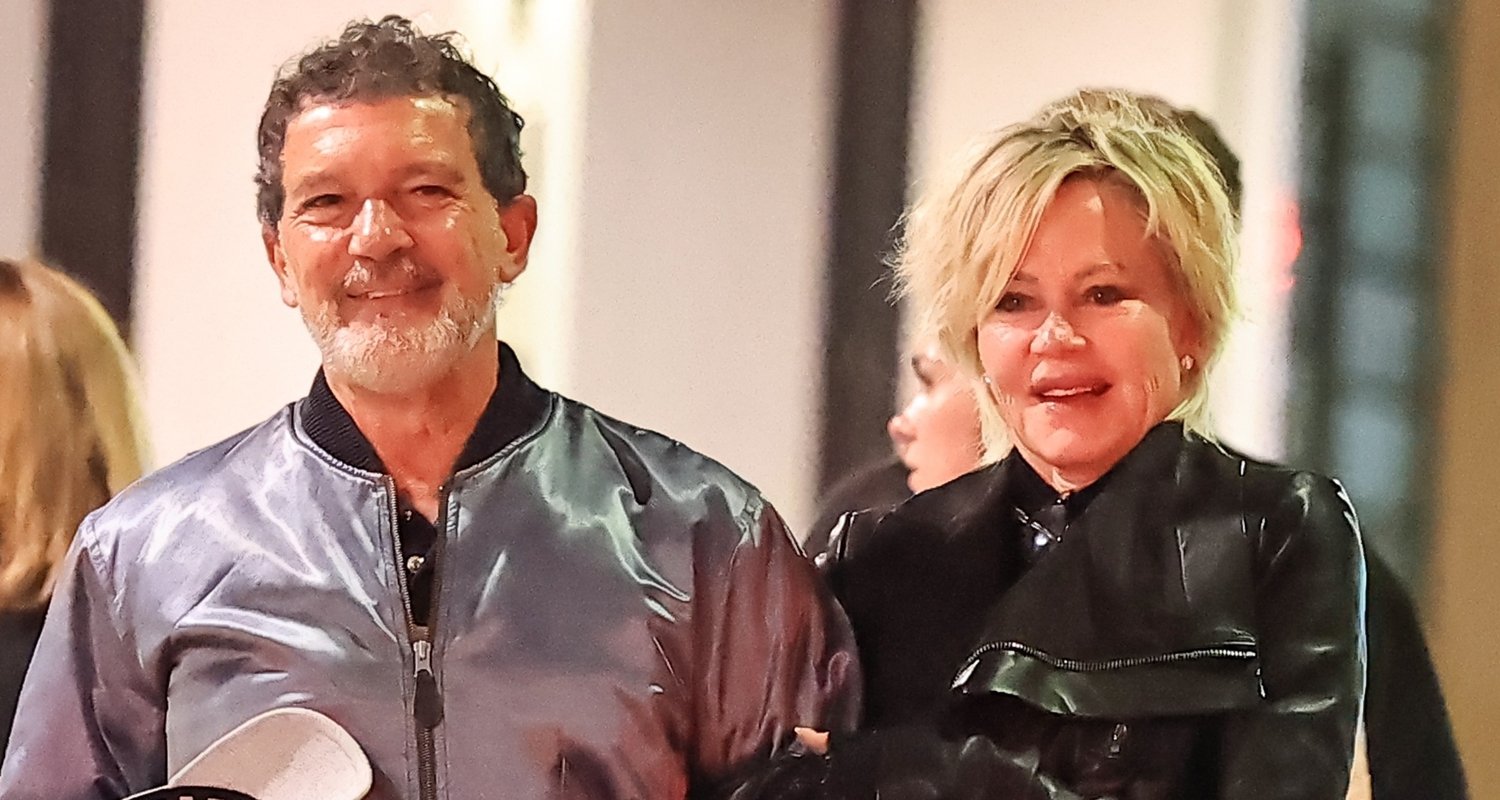 Os ex-namorados Antonio Banderas e Melanie Griffith se reúnem para jantar com os filhos! | Alex Gruszynski, Alexander Bauer, Antonio Banderas, Melanie Griffith, Stella Banderas | Notícias e fofocas sobre celebridades | Entretenimento, fotos e vídeos