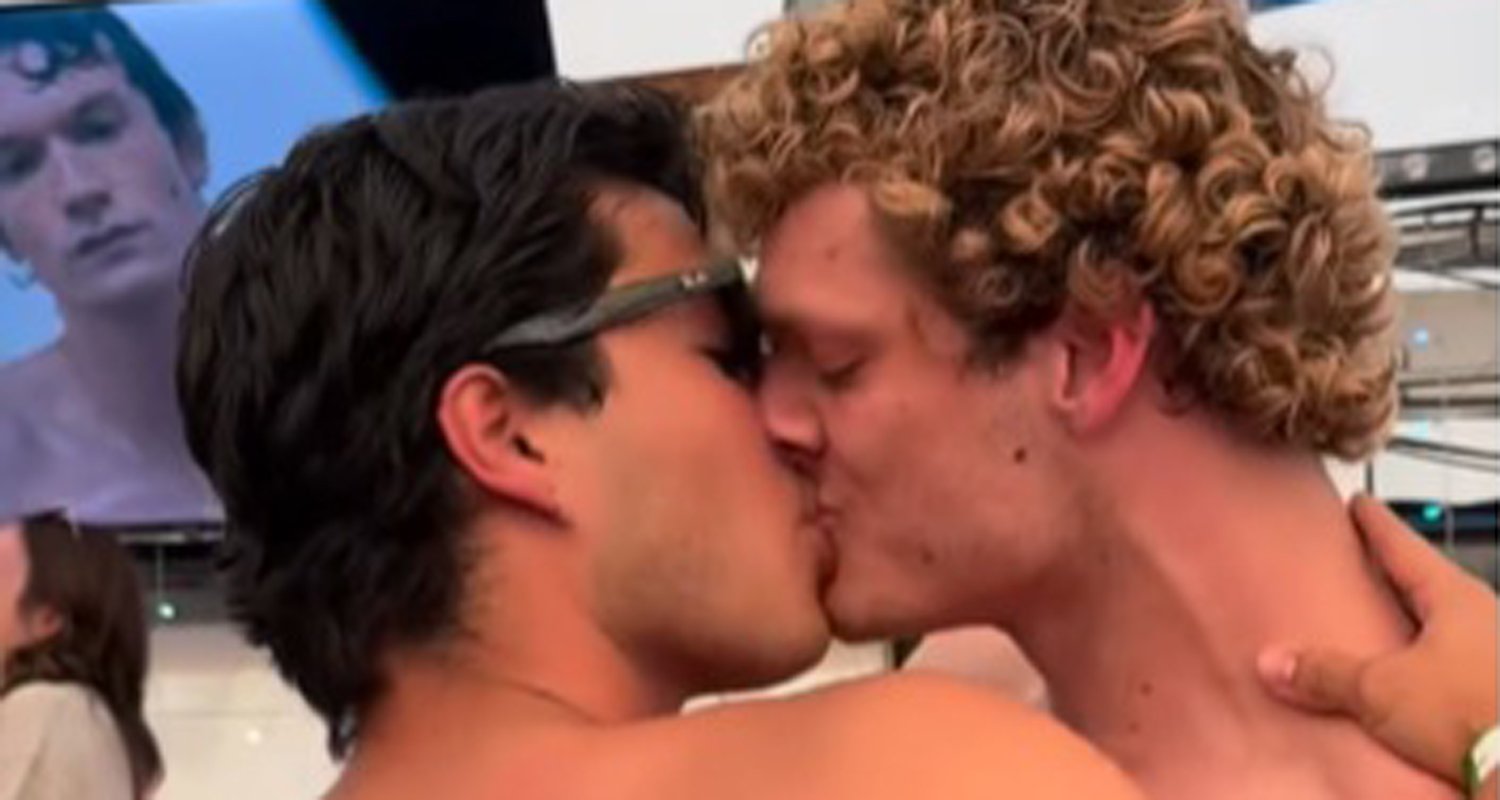 Os vencedores do concurso de sósias “Heated Rivalry” têm um encontro após a sessão de maquiagem no palco! | Rivalidade acalorada | Notícias e fofocas sobre celebridades | Entretenimento, fotos e vídeos