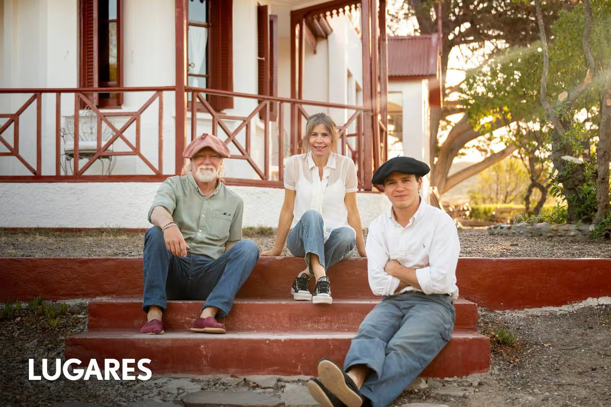 Patagônia, centro da fazenda, que é hotel e voltou à família original, em um campo repleto de vida marinha.