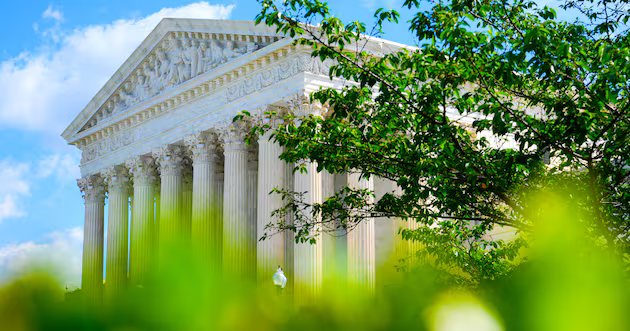 Pergunta que a Suprema Corte considerará para titulares de Green Card – Deseret News