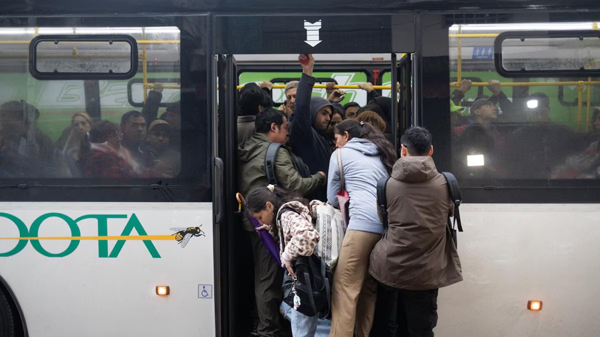 Ponto de ônibus. o que se sabe sobre a exigência do UTA e como funcionam as linhas na AMBA