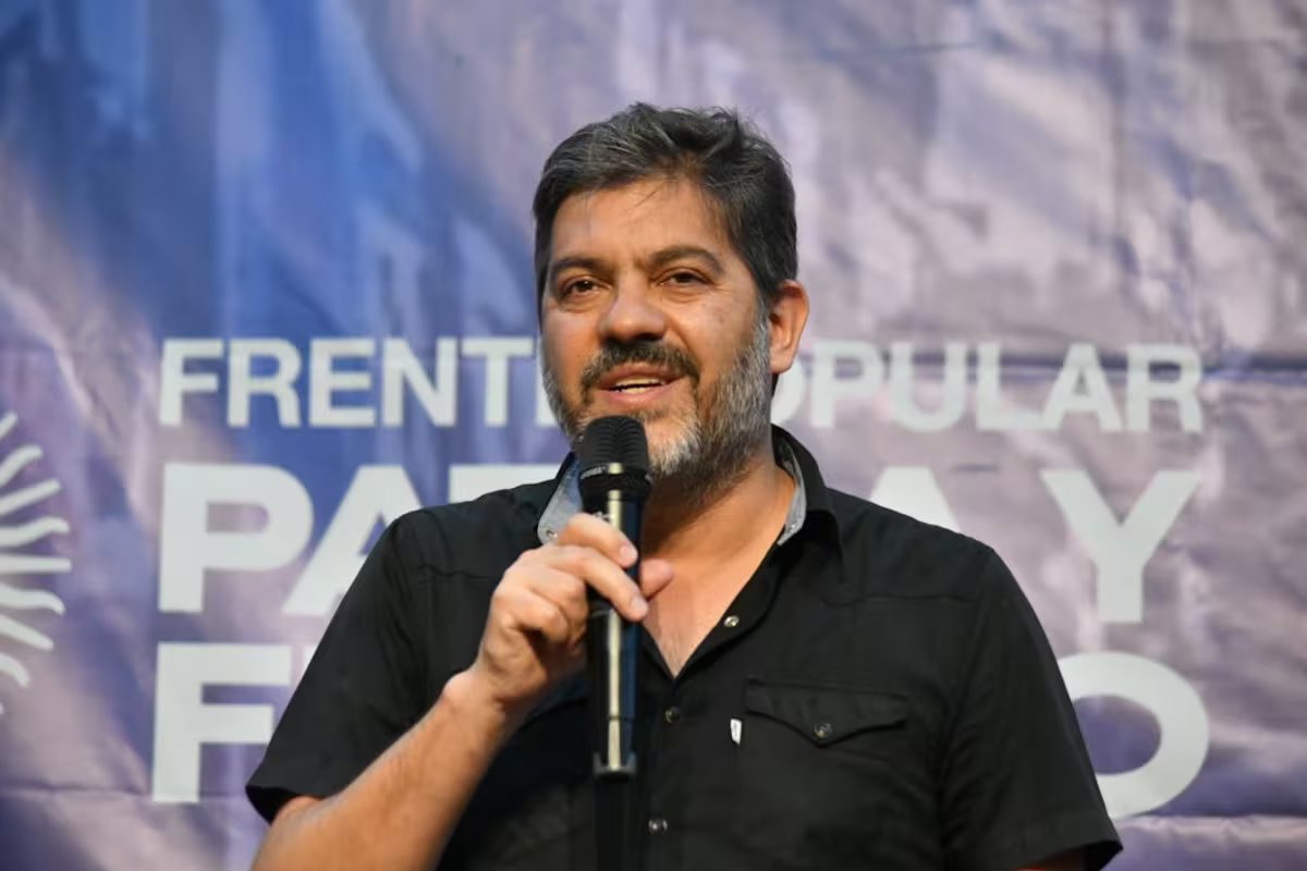 Por que Carlos Bianco passou por uma cirurgia de emergência em Barcelona?