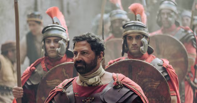 Por que esta atriz ‘favorita’ está ensinando os jovens sobre o Holocausto – Deseret News