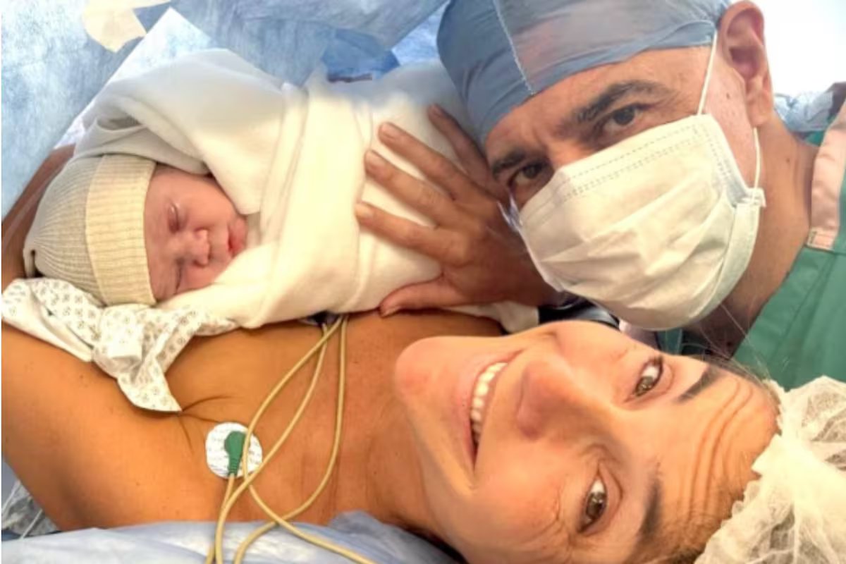 Primeira foto de Belen Luduenia e Vito, filho de Jorge Macri