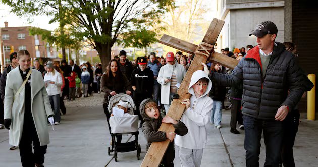Procissão da Cruz da Sexta-Feira Santa em Salt Lake City – Deseret News
