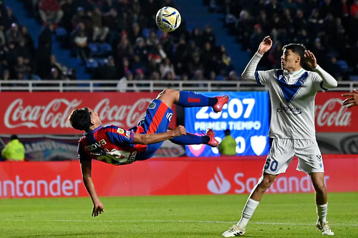 Programação televisiva de segunda-feira. San Lorenzo-Vélez, pelo Torneio Apertura, Série A e Premier League