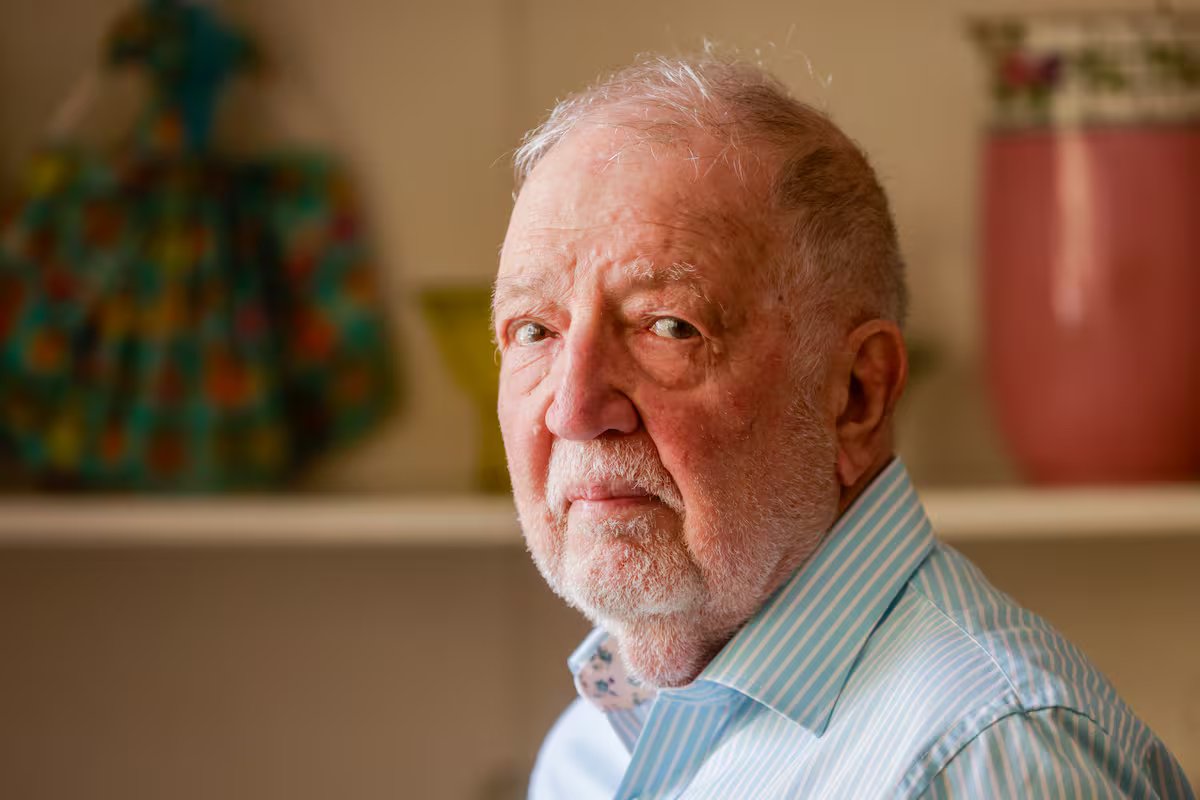 Quais são as três alterações ao plano económico que o antigo professor de Millet propôs ao governo?