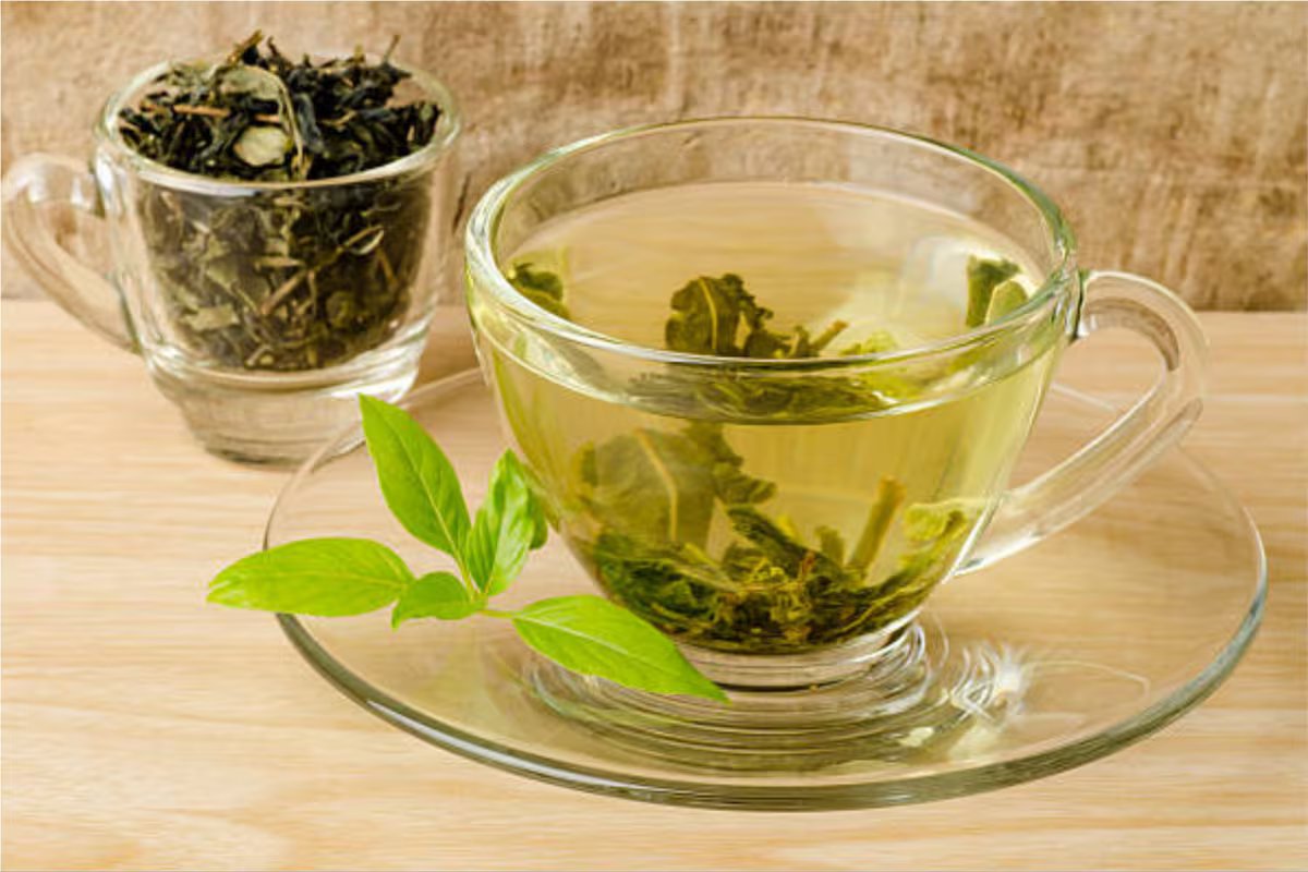 Quem em hipótese alguma deve beber chá verde