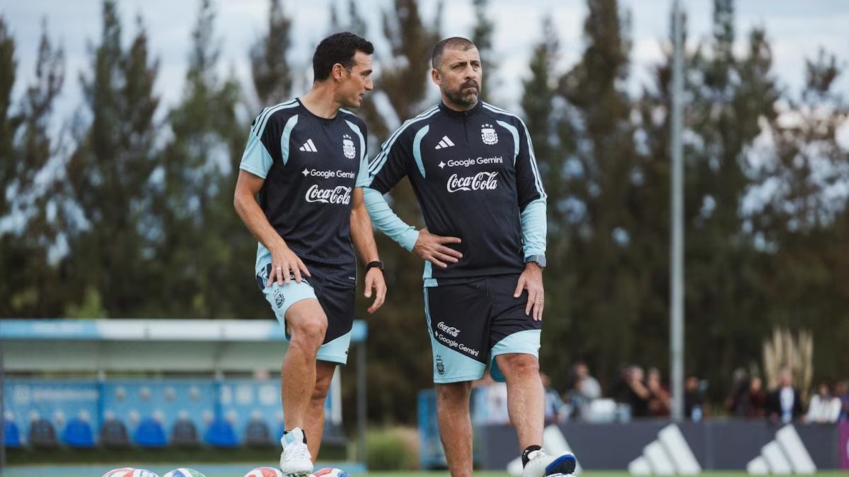 Scaloni abre o jogo. Definir com Kuti Romero as opções que o técnico analisa para a Copa do Mundo.