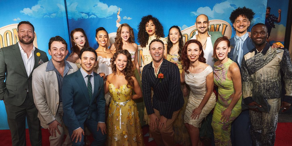 “Schmgadoon!” na Broadway celebra a noite de estreia com um evento repleto de estrelas! | Aaron Tveit, Alex Brightman, Ana Gasteyer, Ann Harada, Ayaan Diop, Brad Oscar, Broadway, Cecily Strong, David Burtka, Isabelle McCalla, Ivan Hernandez, Jesse Eisenberg, Leslie Odom Jr, Maulik Pancholy, Max Clayton, Maya Rudolph, McKenzie Kurtz, Neil Dratch Harris, Sara Chachel, Patrick Tiny Harris, | Notícias e fofocas sobre celebridades | Entretenimento, fotos e vídeos