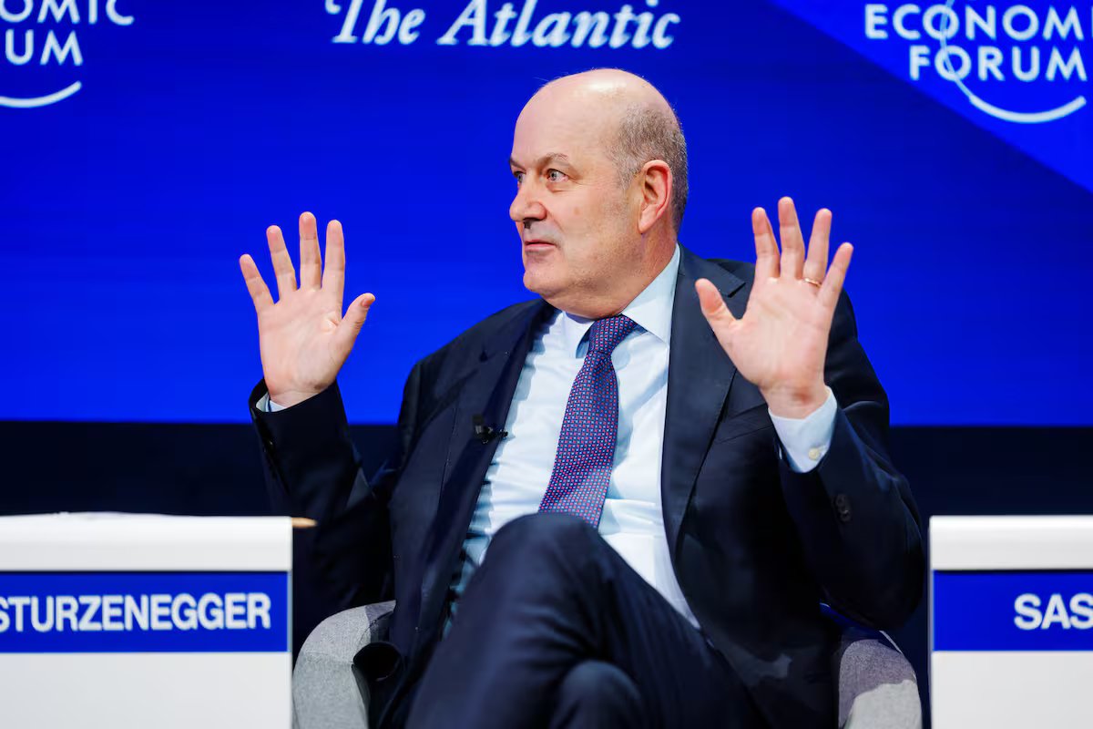 Sturzenegger falou sobre o conflito SMN e disse que “milhões de dólares” estão sendo alocados para pagar salários.